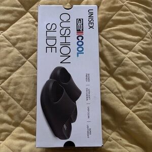 32 Degrees Unisex Cool Cushion Slide sandals Size Small